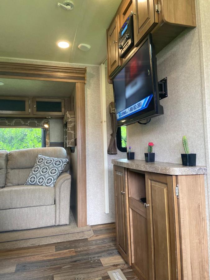 Cozy Camper - Free Parking Hotel Маями Екстериор снимка