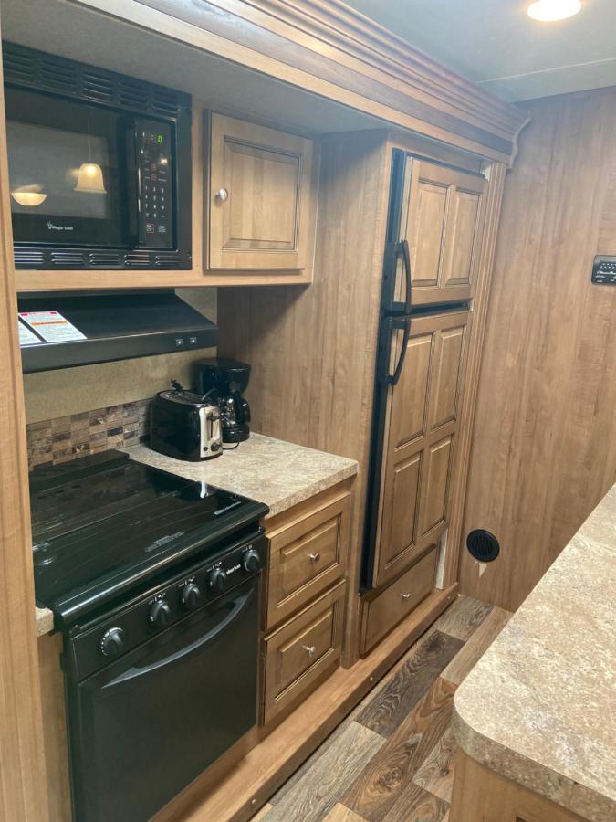 Cozy Camper - Free Parking Hotel Маями Екстериор снимка