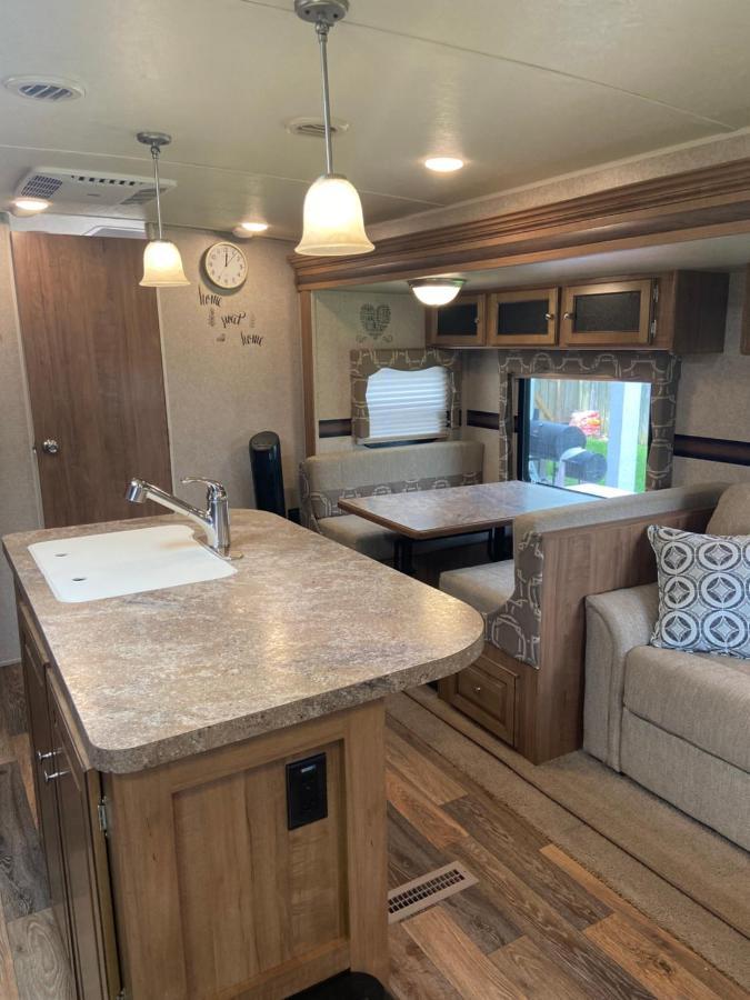Cozy Camper - Free Parking Hotel Маями Екстериор снимка