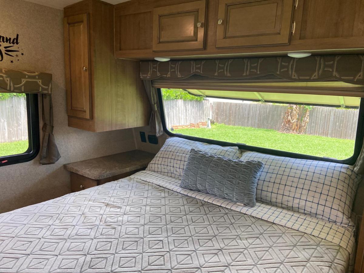 Cozy Camper - Free Parking Hotel Маями Екстериор снимка