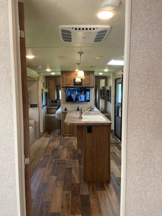 Cozy Camper - Free Parking Hotel Маями Екстериор снимка