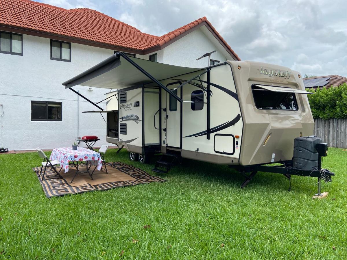 Cozy Camper - Free Parking Hotel Маями Екстериор снимка