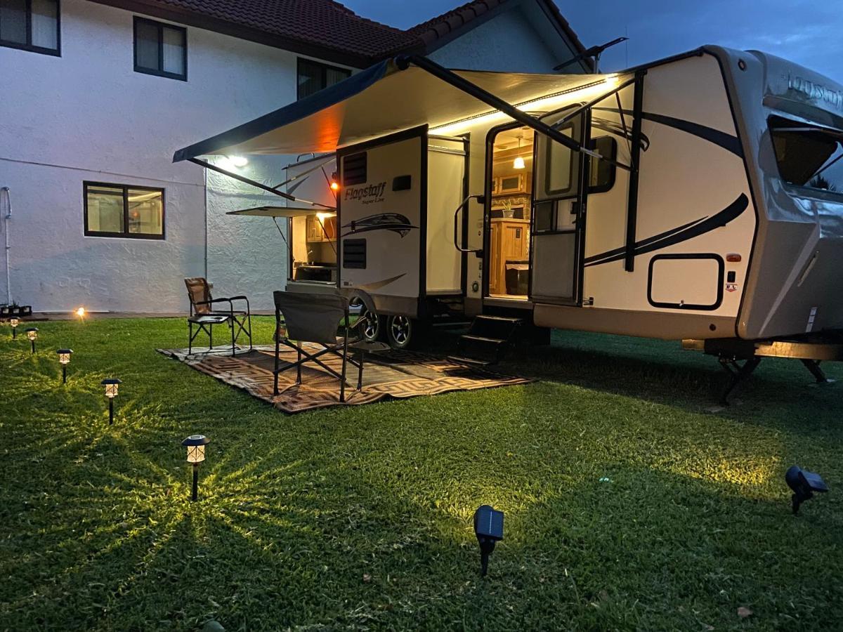 Cozy Camper - Free Parking Hotel Маями Екстериор снимка